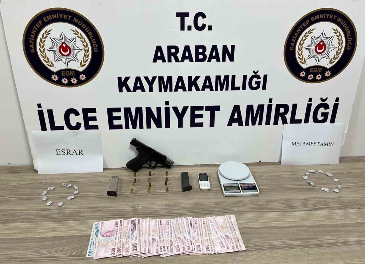 Gaziantep’in Araban ilçesinde yapılan uyuşturucu operasyonunda 1 şüpheli gözaltına alındı.