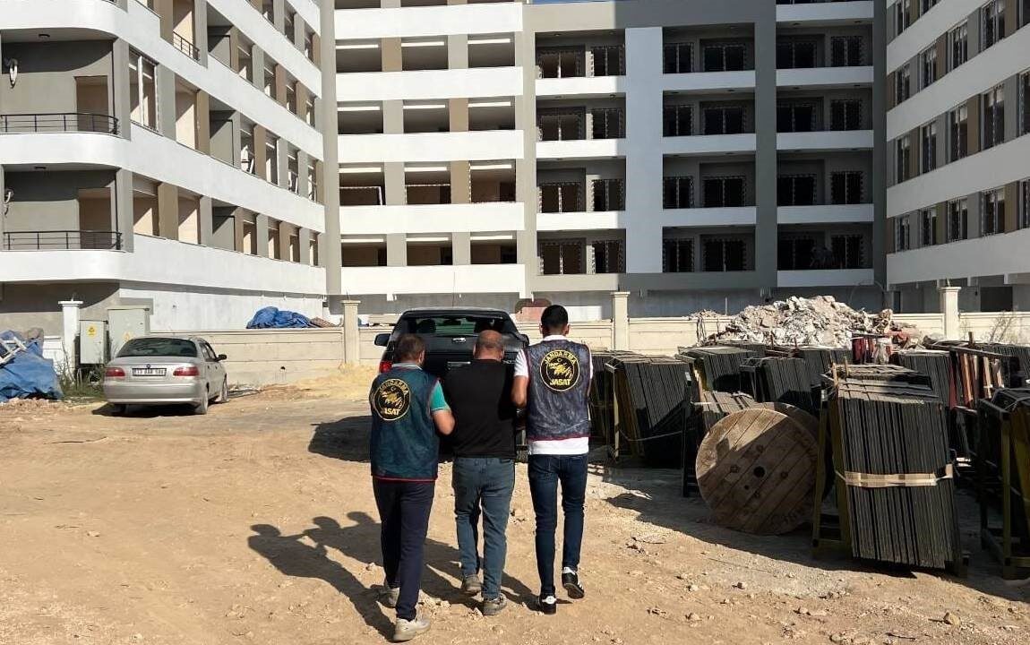 Mersin İl Jandarma Komutanlığı ekipleri, haklarında kesinleşmiş hapis cezası bulunan