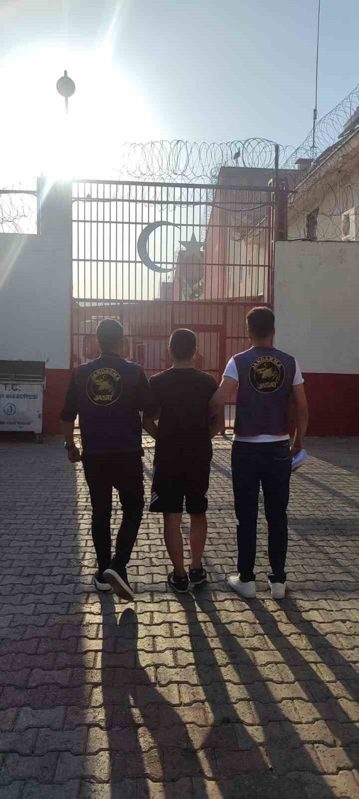 Aydın’ın Germencik ilçesinde hapis cezası ile aranan şüpheli, jandarma ekiplerince