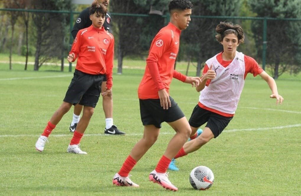 Zecorner Kayserispor’un genç yeteneği Aras Çelik, U16 Milli Takımı’nın 2-8