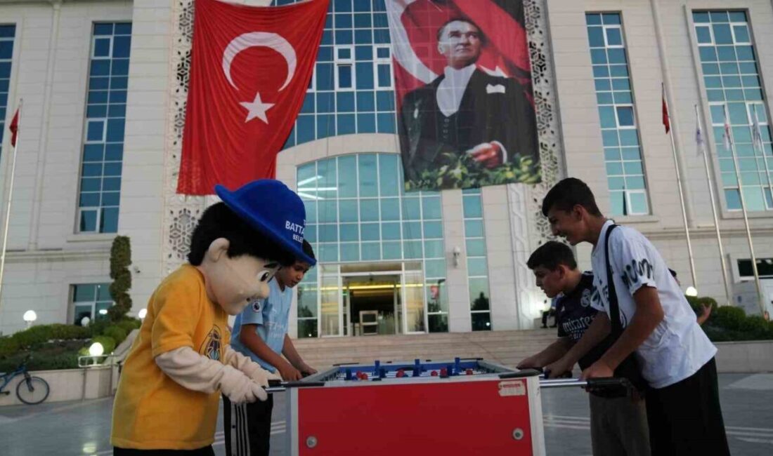 Malatya’nın Battalgazi ilçesinde, 30 Ağustos Zafer Bayramı dolayısıyla düzenlenen etkinlikler,