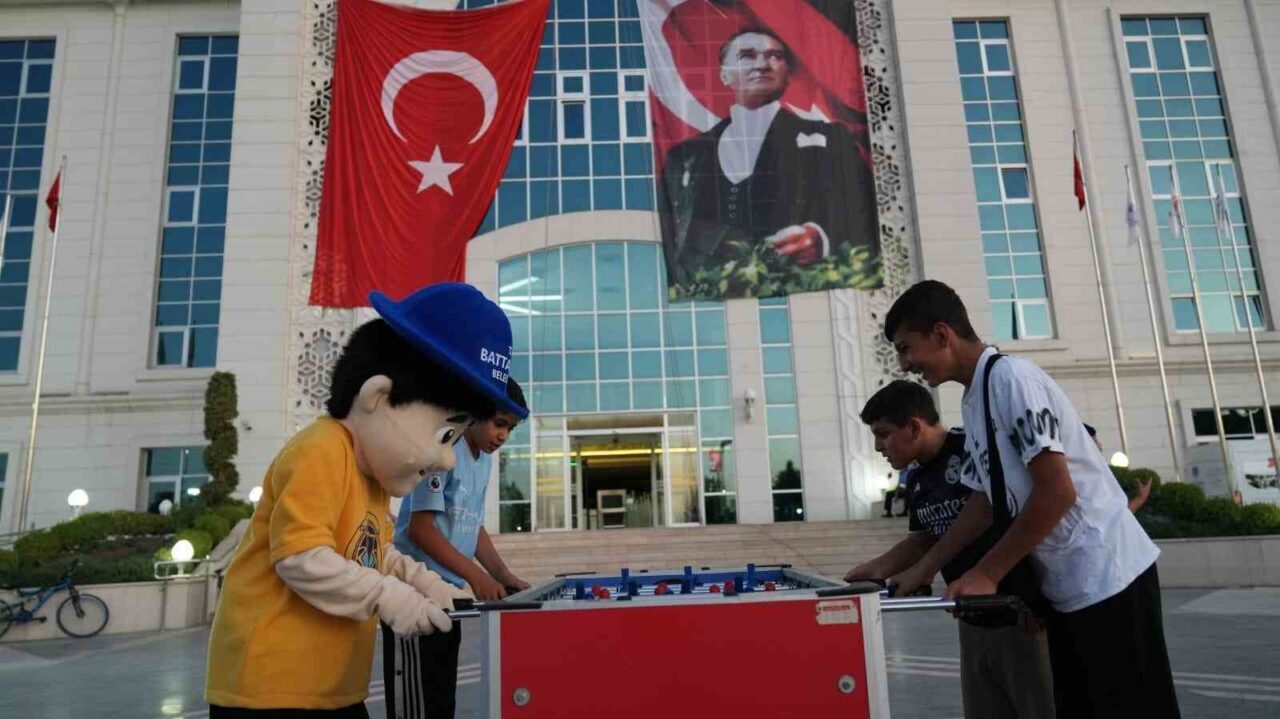 Malatya’nın Battalgazi ilçesinde, 30 Ağustos Zafer Bayramı dolayısıyla düzenlenen etkinlikler,