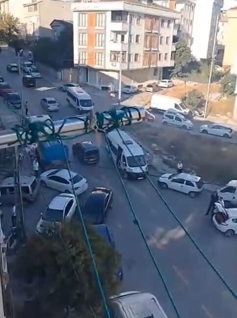 İstanbul Arnavutköy’de ilçesi düğün için bir araya gelen grubun içindeki