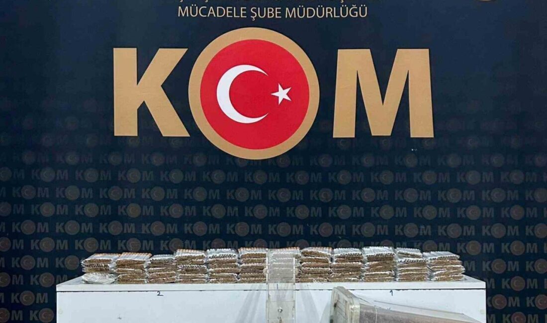 Arpaçay’da elektronik ve tütün mamullerini kaçak olarak piyasa süren 15