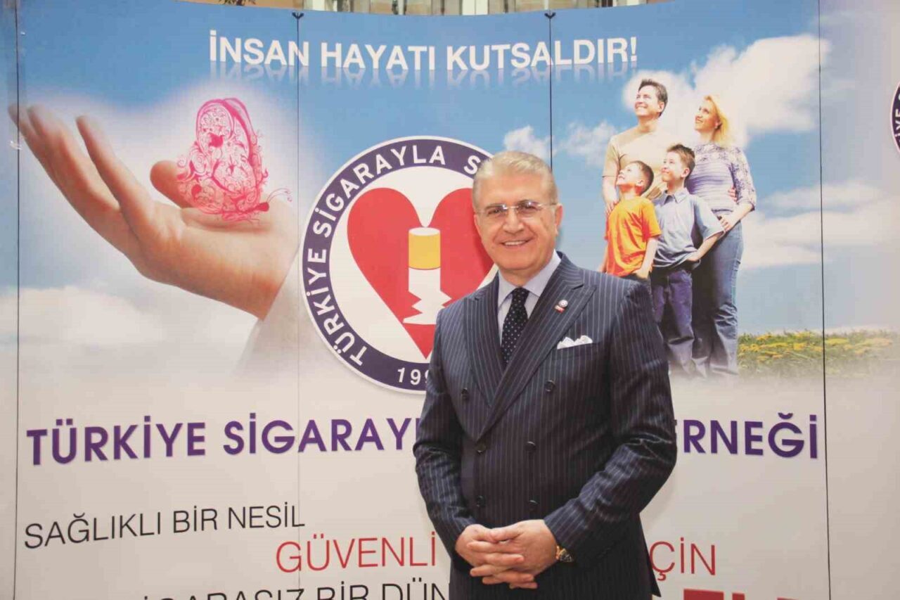 Sağlık Bakanı Prof. Dr. Kemal Memişoğlu, Artvin’in “Sigarasız Şehir” olarak