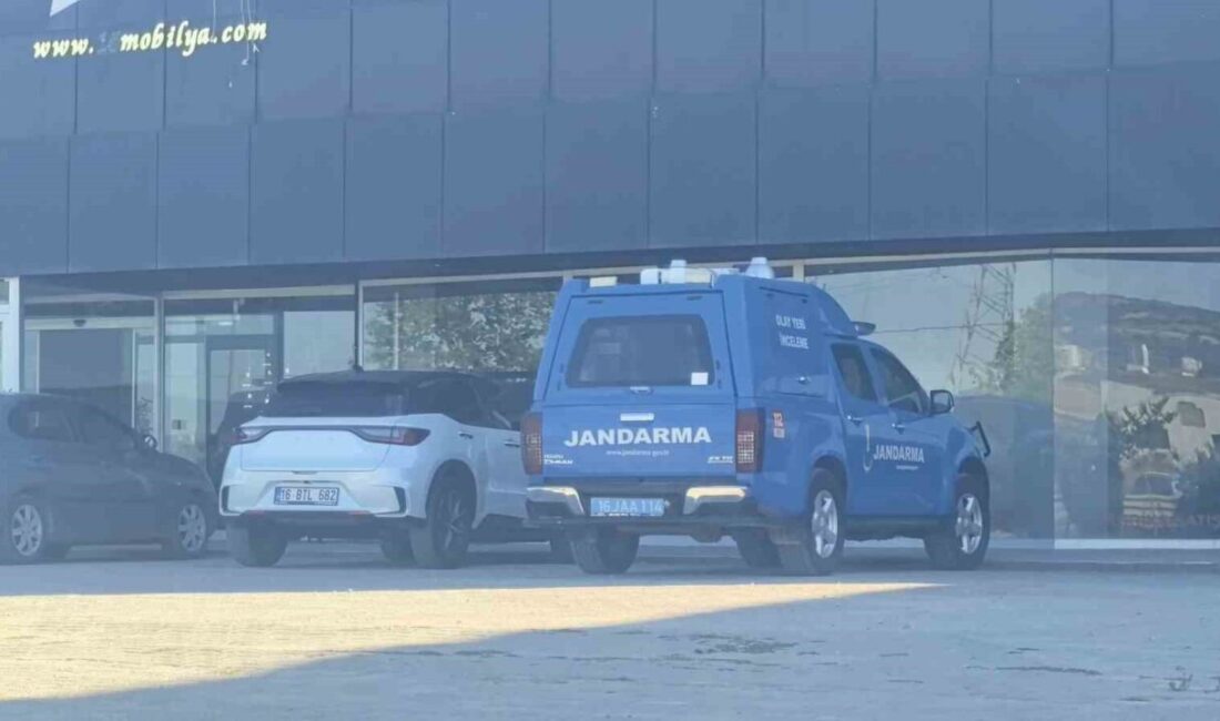 İnegöl de asansör boşluğuna düşen işçi ağır yaralandı. Olay, saat