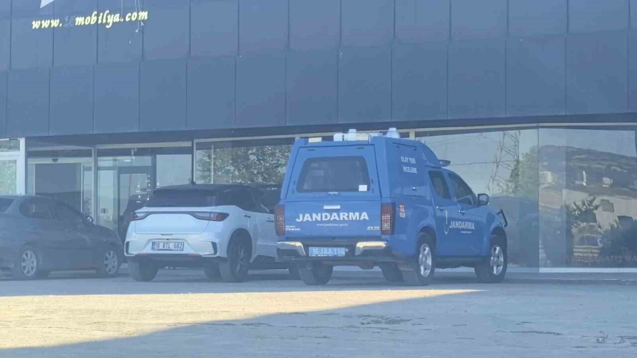 İnegöl de asansör boşluğuna düşen işçi ağır yaralandı. Olay, saat