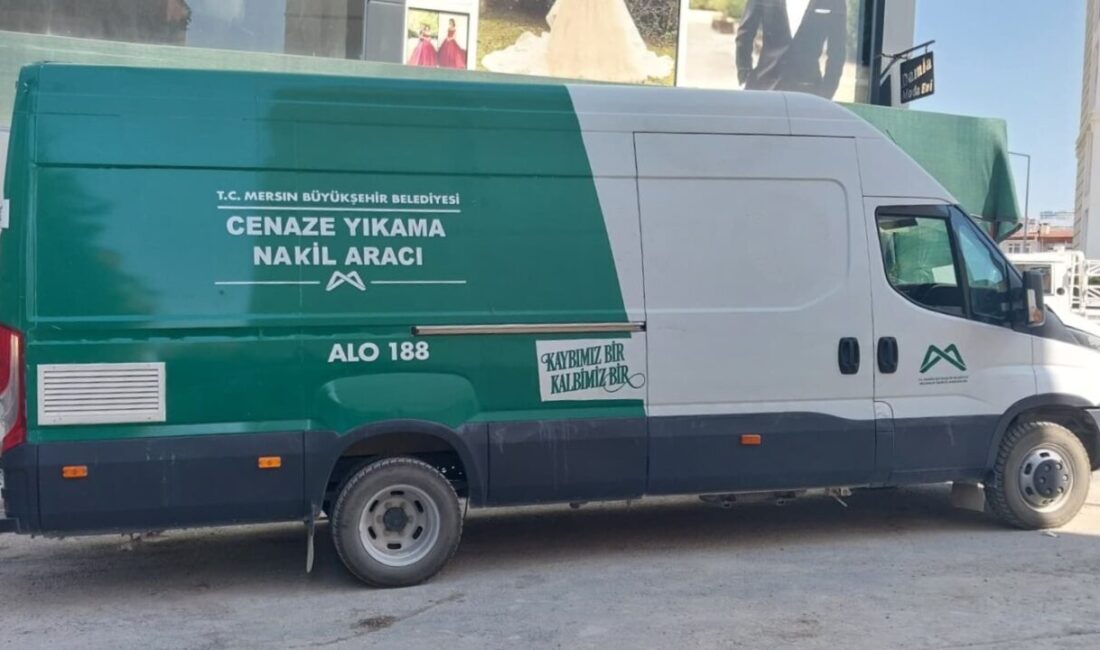 Mersin’nin Mut ilçesinde bir iş yerinin asma katından aşağı düşen