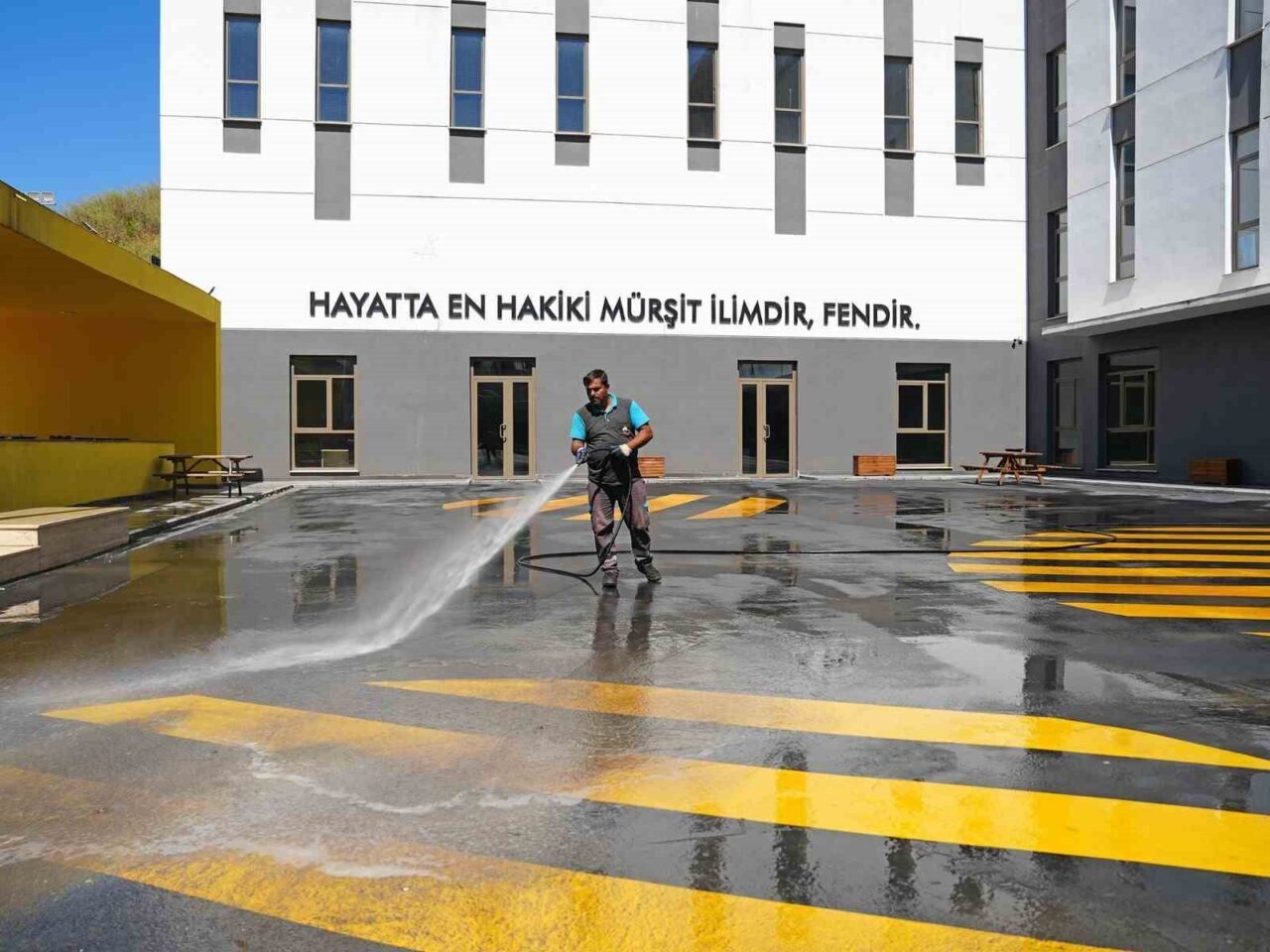 Ataşehir Belediyesi, 2025-2026 eğitim öğretim yılı öncesinde ilçe genelindeki okullarda