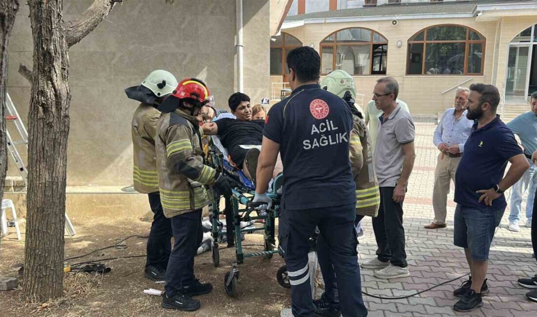 İstanbul’un Ataşehir ilçesinde, cami bahçesinde oyun oynadığı esnada duvara tırmanan
