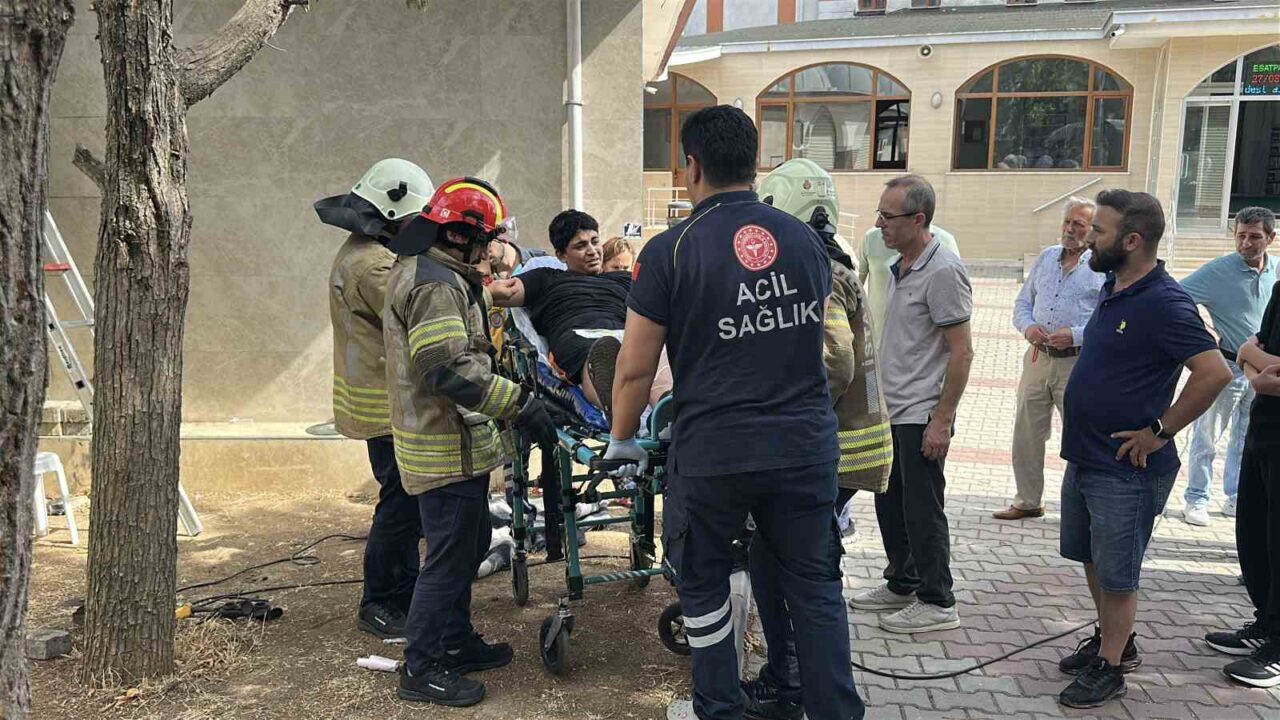 İstanbul’un Ataşehir ilçesinde, cami bahçesinde oyun oynadığı esnada duvara tırmanan