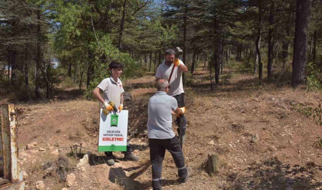 Bilecik Belediyesi tarafından Atatürk Ormanı’nda farklı noktalara bilgilendirici ve uyarıcı