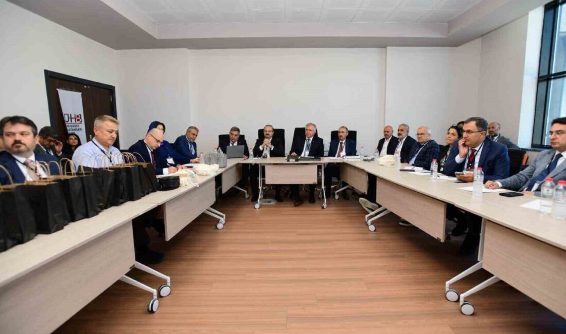 Van Yüzüncü Yıl Üniversitesi (YYÜ) ev sahipliğinde ve Üniversite Hastaneleri