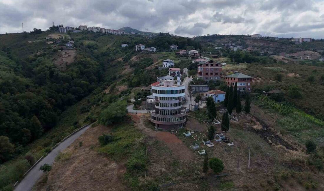Trabzon’un Akçaabat ilçesi Söğütlü Mahallesi’nde kapanan belde belediyesi tarafından sosyal