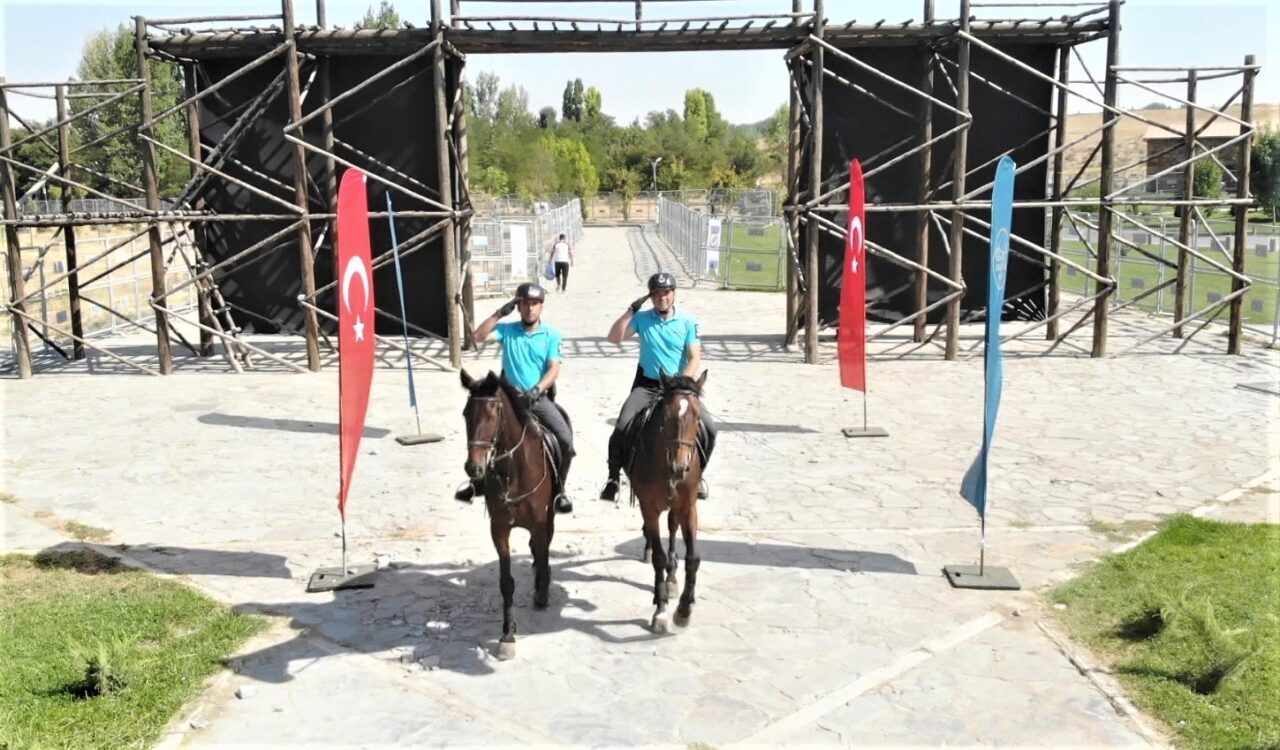Van’dan gelen atlı birlik, Malazgirt Zaferi’nin 954’üncü yıl dönümü etkinliklerinde