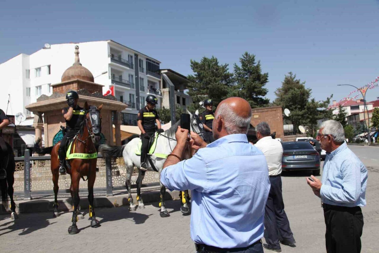Malazgirt Zaferi etkinliklerin 954’üncü yıl dönümü etkinlikleri kapsamında Ankara’dan gelen