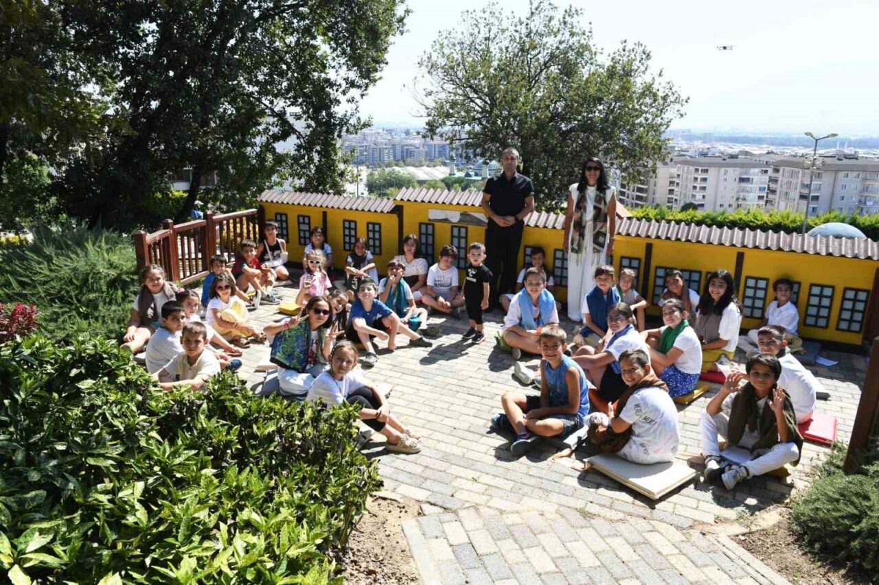 Osmangazi Belediyesi, düzenlediği 6 haftalık “Minik Arkeologlar İş Başında” ve