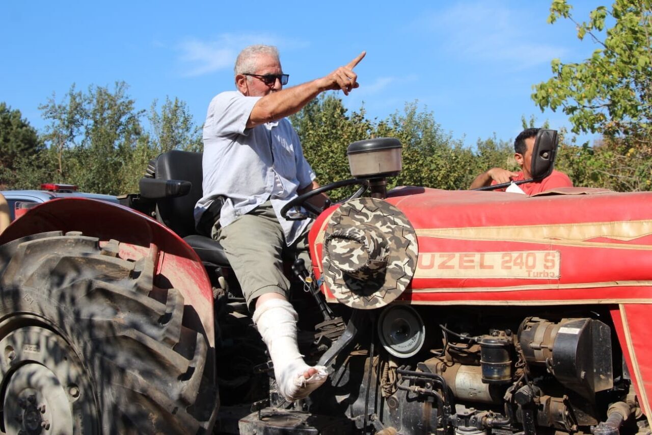 Sakarya’nın Akyazı ilçesinde ormanlık alanda çıkan, havadan ve karadan müdahaleyle