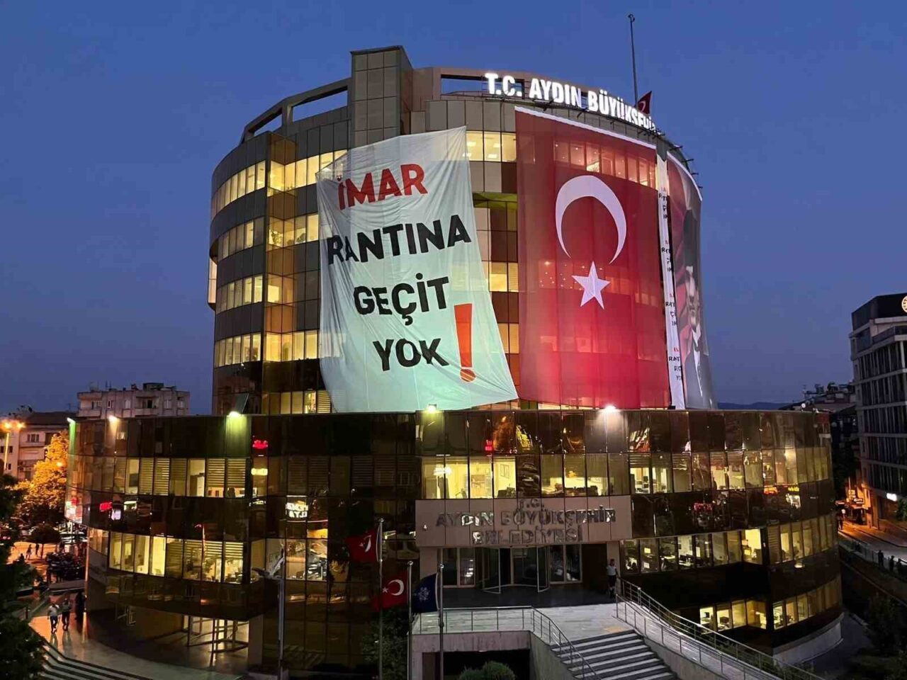 Cumhuriyet Halk Partisi (CHP) Genel Başkanı Özgür Özel’in partisinden istifa