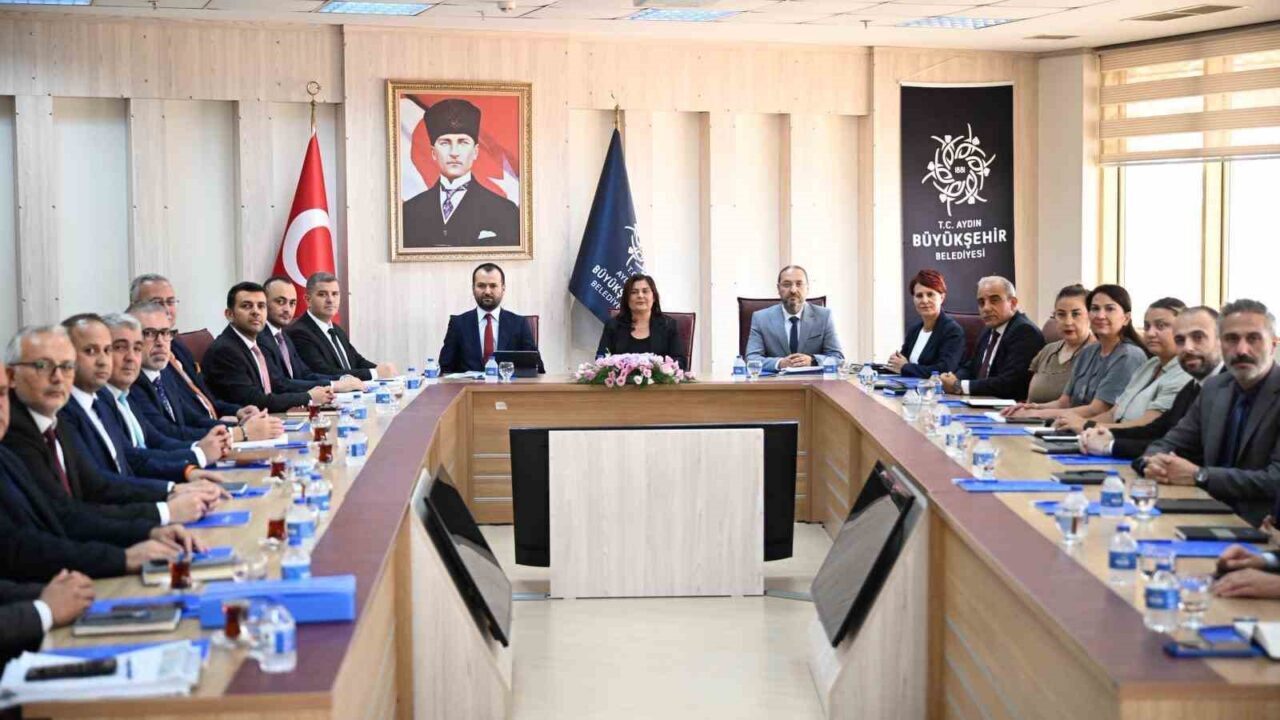 CHP’den istifa ederek AK Parti’ye geçen Aydın Büyükşehir Belediye Başkanı