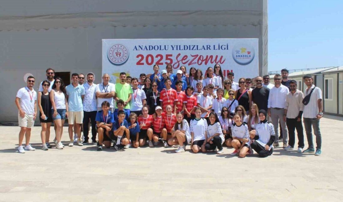 Aydın’ın ev sahipliğinde gerçekleştirilen Analig Tenis 2. Etap Müsabakaları coşkulu