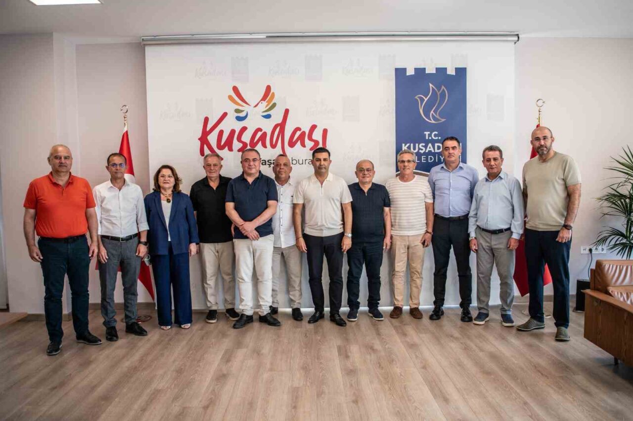 Aydın Büyükşehir Belediye Başkanı Özlem Çerçioğlu’nun CHP’den istifa edip Söke,