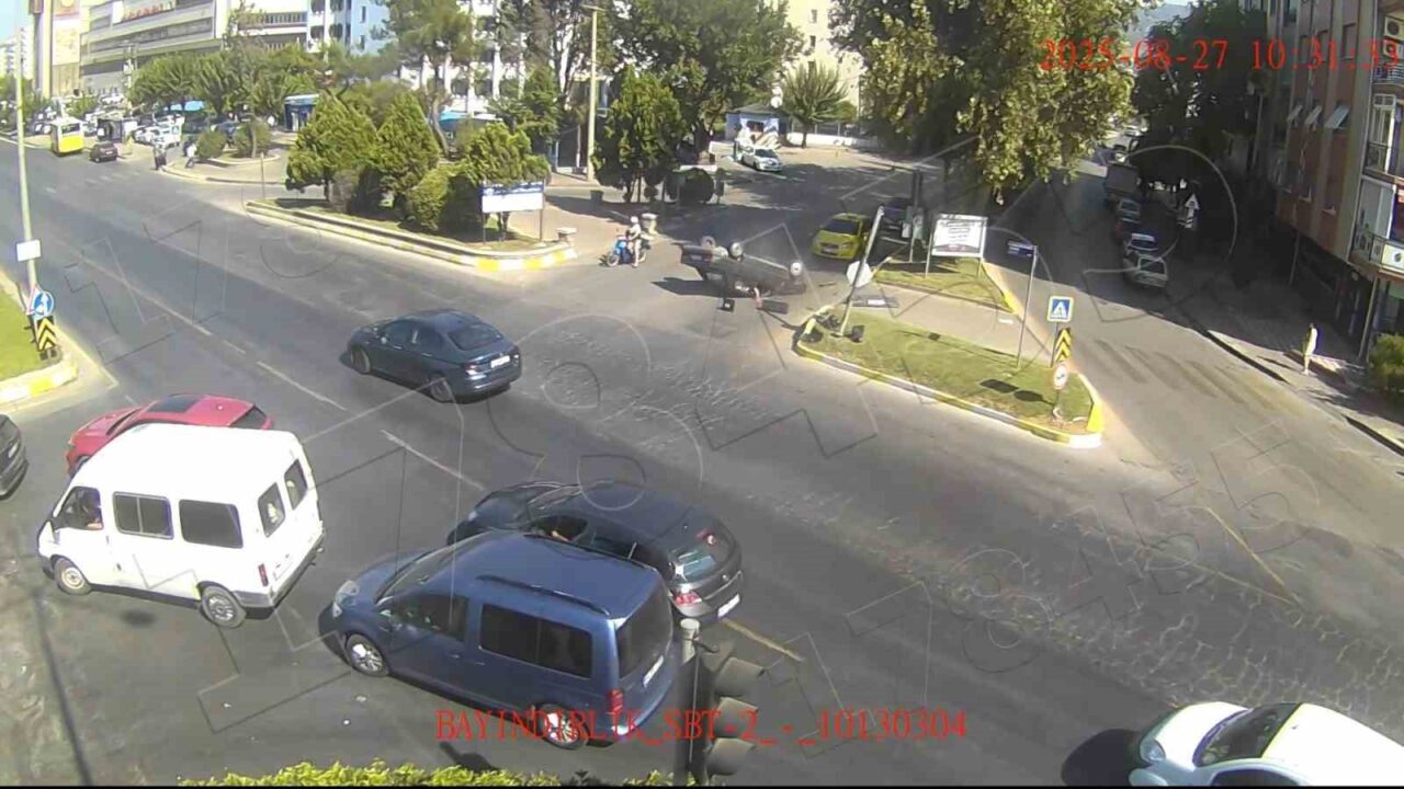 Aydın’ın Efeler ilçesinde ani fren yapan araca çarpmamak için manevra