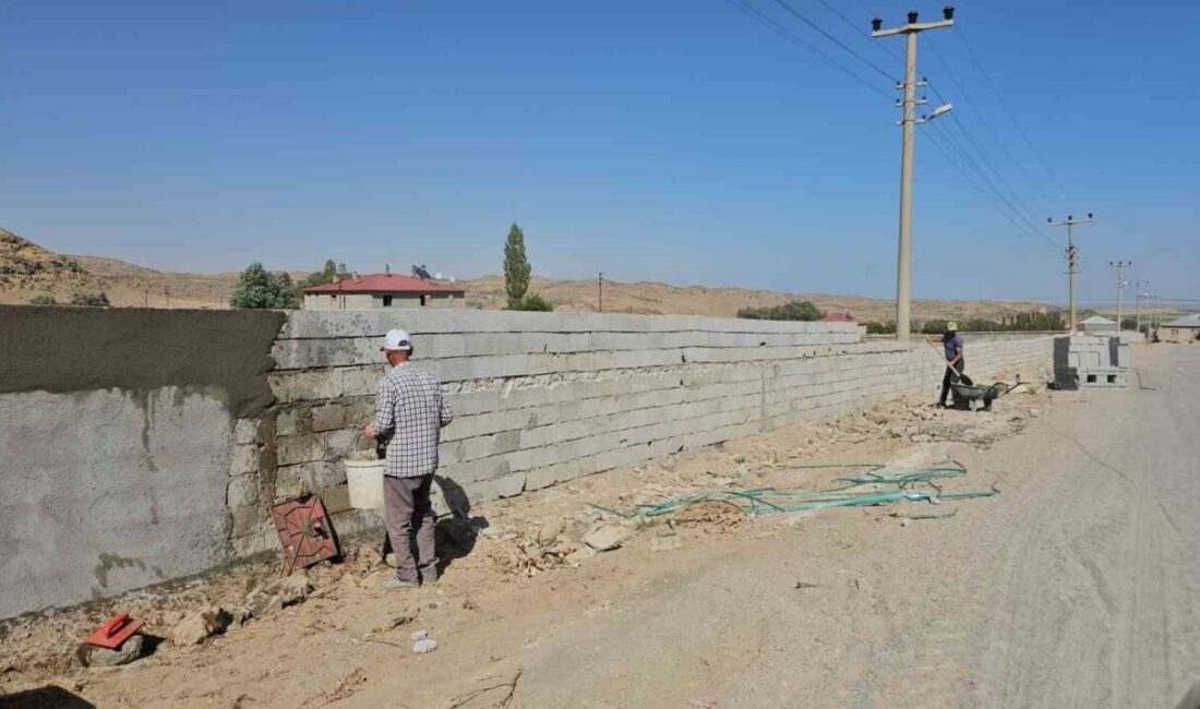 Bitlis’in Adilcevaz ilçesine bağlı bin 820 rakımlı Aydınlar Belde Belediyesi,