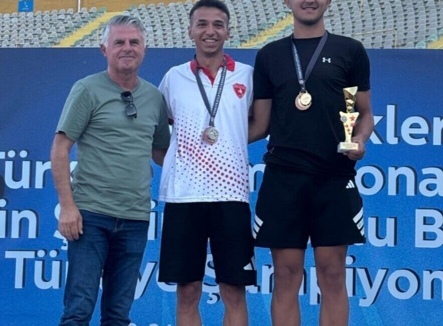 İzmir’de düzenlenen atletizm şampiyonasında başarılı performans ortaya koyan Aydınlı genç