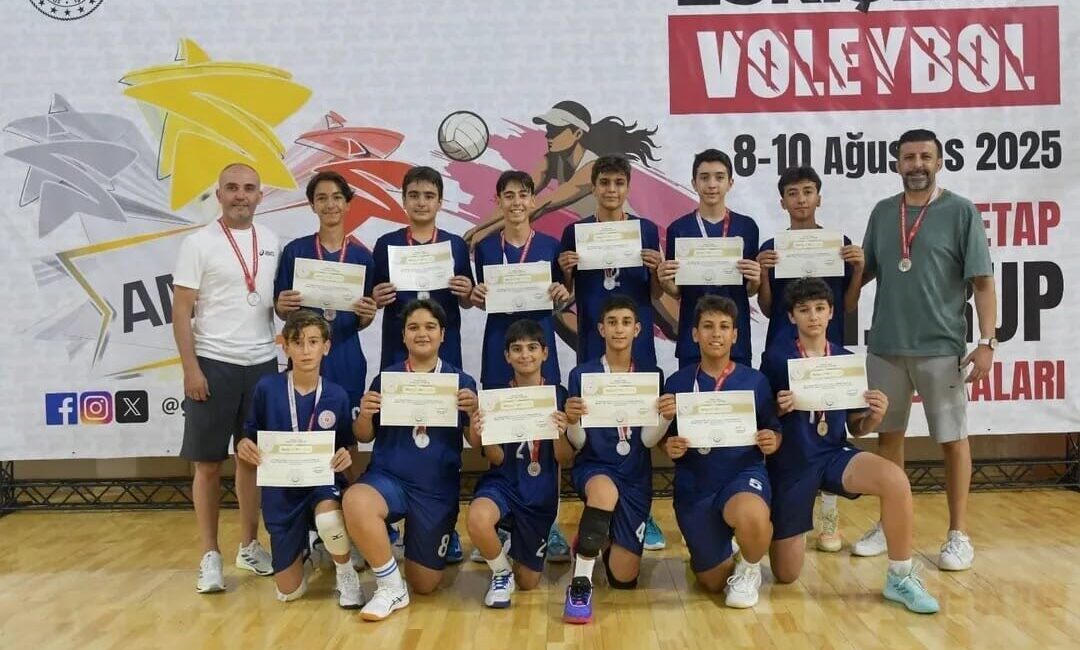 Erkekler Analig Türkiye Yarı Final maçlarında başarılı performans sergileyen Aydınlı