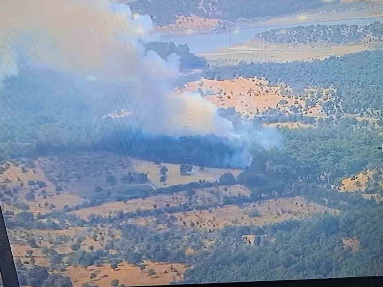 Çanakkale’nin Ayvacık ilçesinde çıkan orman yangınına Orman Bölge Müdürlüğü ekipleri