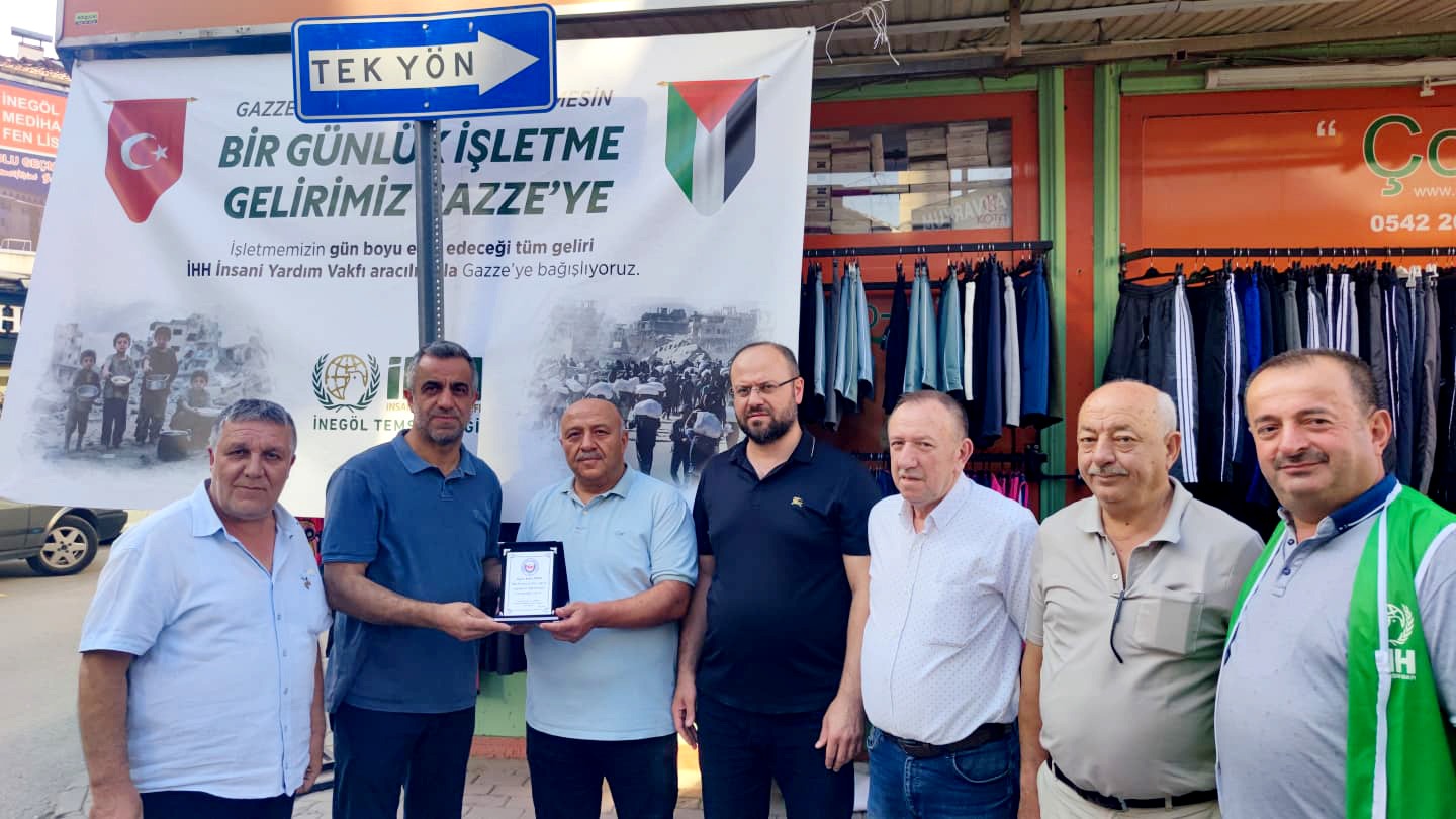 İsrail zulmünün şiddeti altında yardım bekleyen Gazzeli Müslümanlar için İnegöl’deki