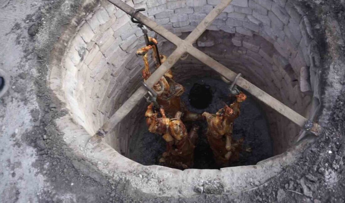 Burdur’da yaklaşık bir asırdır yapılan kuyu kebabı geleneğini 35 yıldır