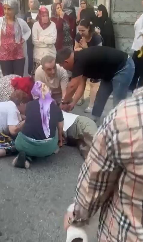 Bağcılar’da bir şahıs bir kadını sokak ortasında bıçakladı. Olayı gören