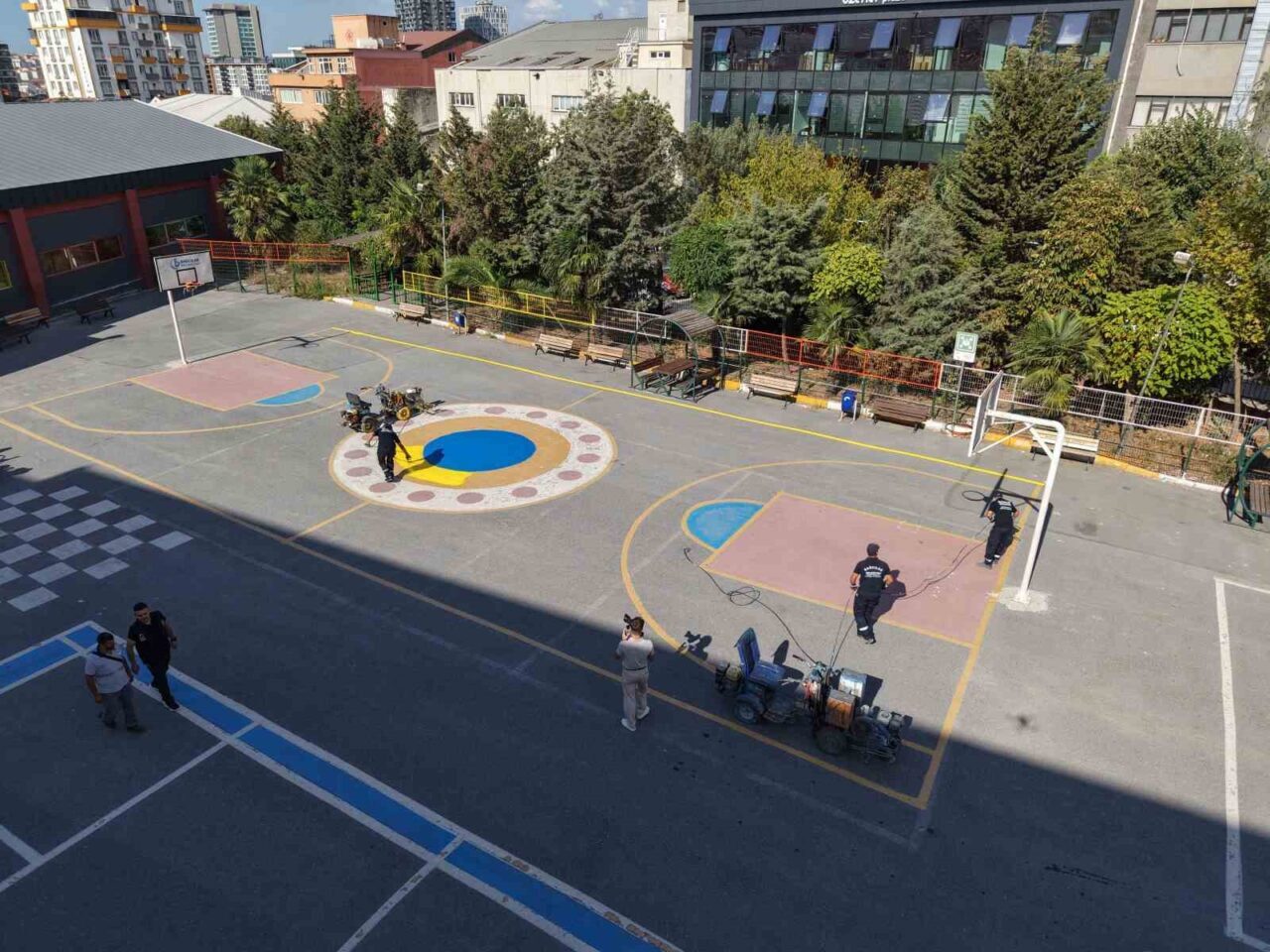 Yeni eğitim öğretim sezonunun açılmasına kısa bir süre kala Bağcılar’daki