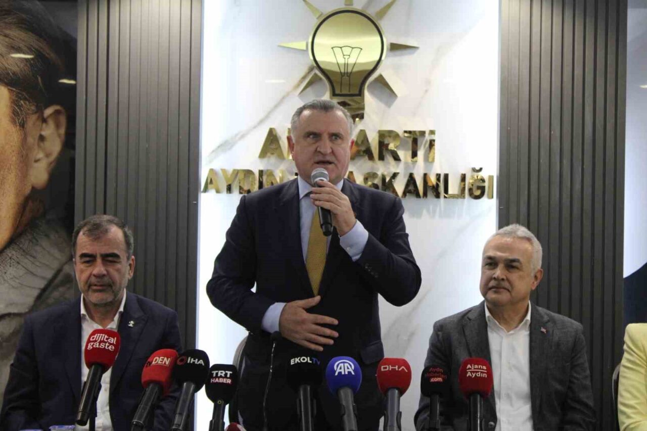 Aydın’da tamamlanan spor yatırımlarının toplu açılışını gerçekleştirmek üzere Aydın’a gelen