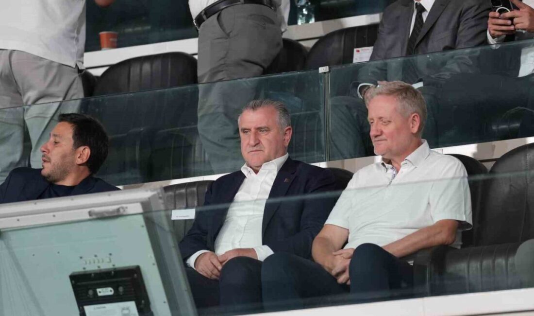 Gençlik ve Spor Bakanı Osman Aşkın Bak, Başakşehir’in UEFA Konferans