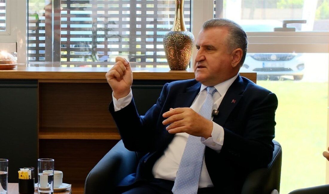 Gençlik ve Spor Bakanı Osman Aşkın Bak, Türkiye Tenis Federasyonu’nun