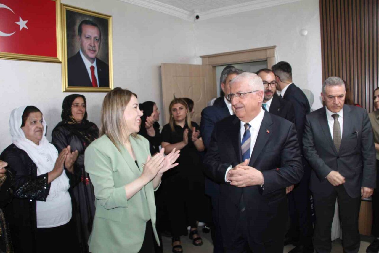 Milli Savunma Bakanı Yaşar Güler, “Türkiye Yüzyılı” buluşmaları kapsamında Şırnak’a