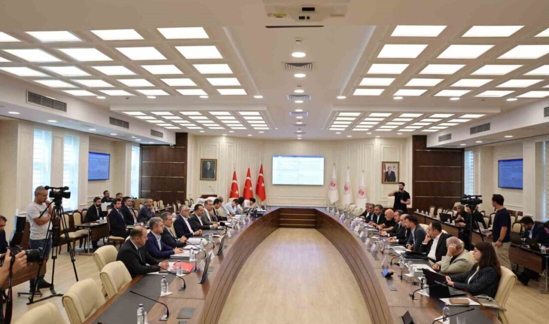 Çalışma ve Sosyal Güvenlik Bakanı Vedat Işıkhan, 8. Dönem Toplu