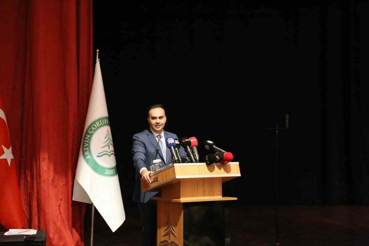 Sanayi ve Teknoloji Bakanı Mehmet Fatih Kacır, Artvin İmam Hatip