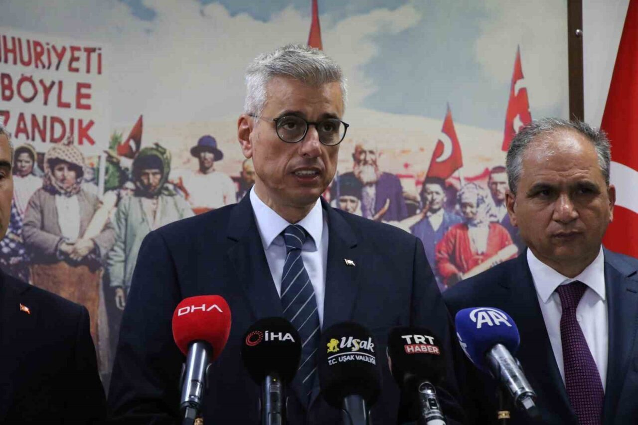 UŞAK (İHA) – Sağlık Bakanı Kemal Memişoğlu, Cumhurbaşkanı Recep Tayyip