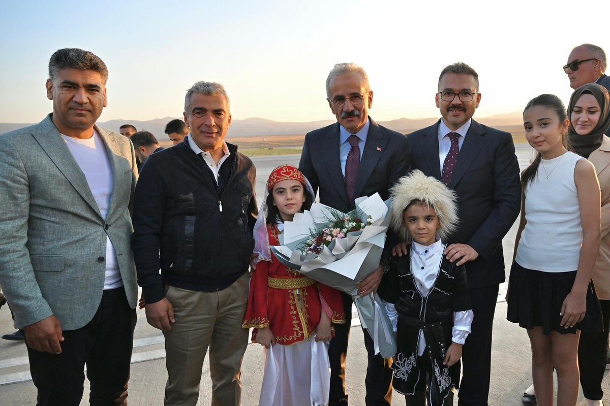 Ulaştırma ve Altyapı Bakanı Abdulkadir Uraloğlu, yarın gerçekleştirilecek Kars-Iğdır-Aralık-Dilucu Hızlı