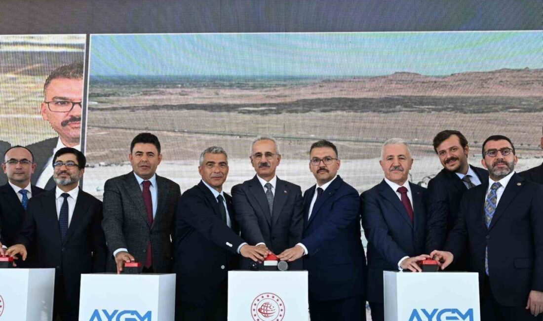 Ulaştırma ve Altyapı Bakanı Abdulkadir Uraloğlu, “Kars-Iğdır-Aralık-Dilucu Demir Yolu Hattı