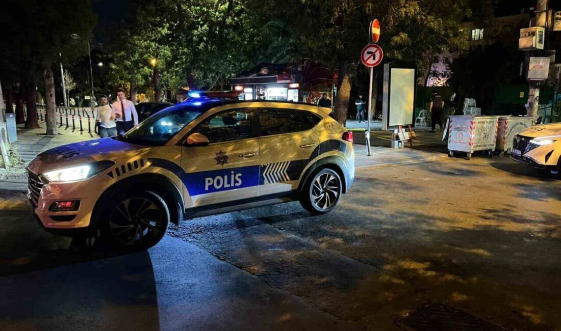Bakırköy’de iki kişi arasında çıkan tartışmayı ayırmaya çalışırken silahla bacağından