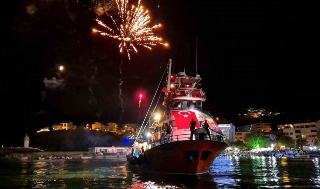 Tekirdağ’ın Süleymanpaşa ilçesinde av yasağının bu gece sona ermesiyle balıkçılar,