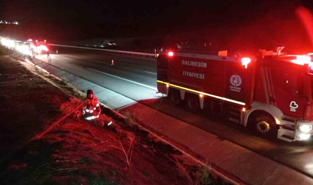 Balıkesir’den geçen İstanbul-İzmir otoyolunda meydana gelen yangınında tır kullanılamaz hale