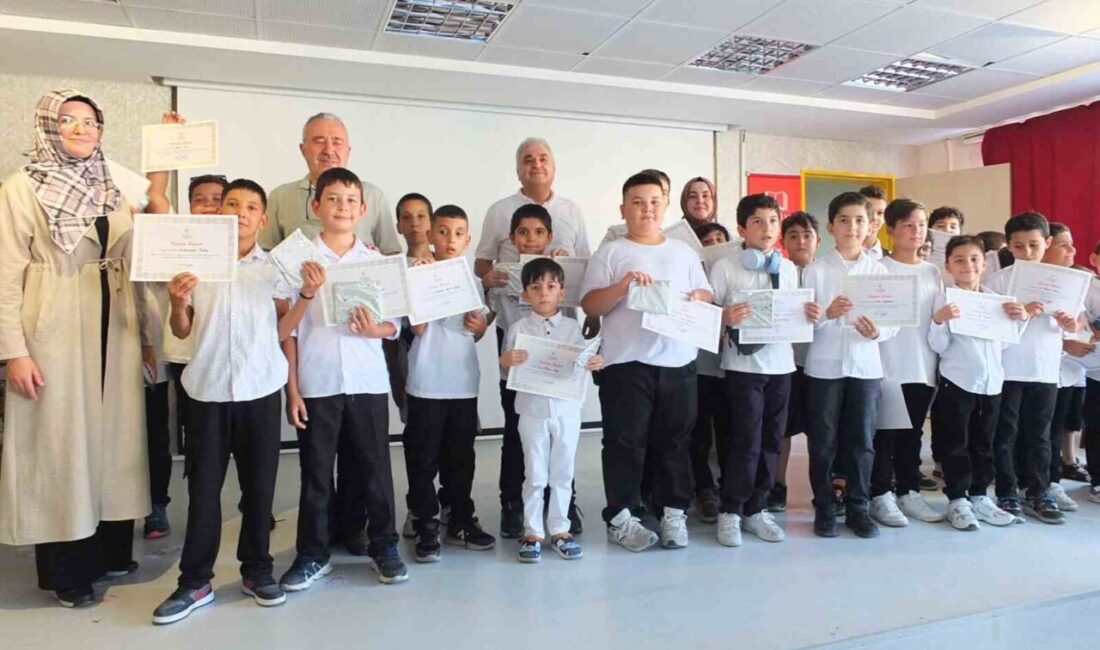 Burhaniye ilçesinde, İlim Yayma Cemiyeti Şubesinin düzenlediği Yaz Kur’an Kursu