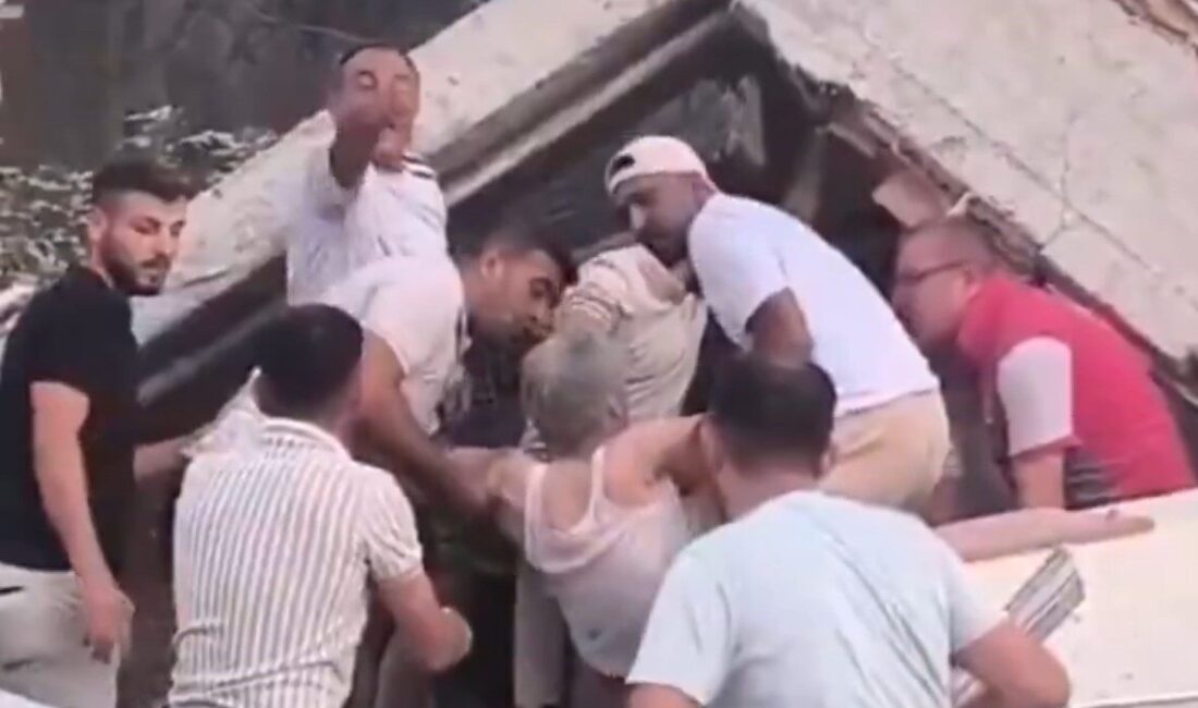 Balıkesir’de meydana gelen 6.2 büyüklüğündeki deprem, kent genelinde paniğe neden