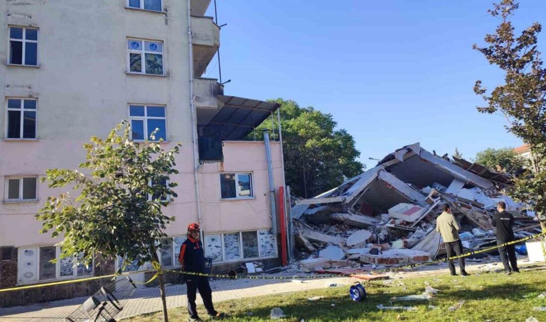 Bursa Büyükşehir Belediyesi, Balıkesir’in Sındırgı ilçesinde meydana gelen 6.1 büyüklüğündeki
